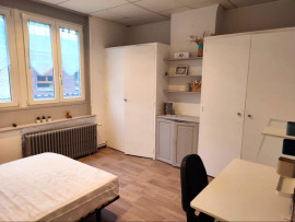 
                                                                                        Colocation
                                                                                         Colocation - chambres 14m² renouvelées 420€ CC