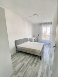 
                                                                                        Location
                                                                                         Colocation dans un appartement refait à neuf
