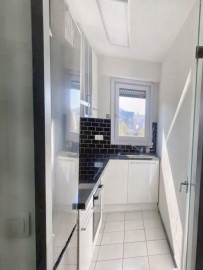 
                                                                                        Location
                                                                                         Colocation dans un appartement refait à neuf