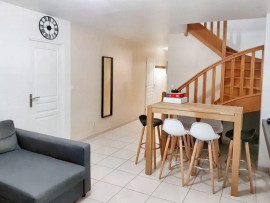 
                                                                                        Colocation
                                                                                         Colocation dans une maison avec jardin