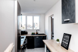 
                                                                                        Location
                                                                                         Colocation de standing