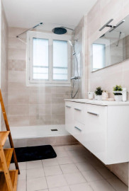 
                                                                                        Location
                                                                                         Colocation de standing