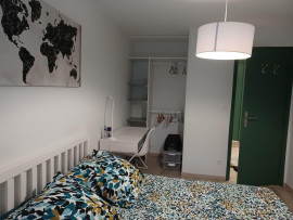 
                                                                                        Colocation
                                                                                         Colocation de standing