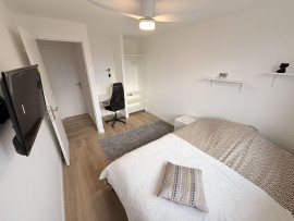 
                                                                                        Location
                                                                                         Colocation face au Stade Mayol