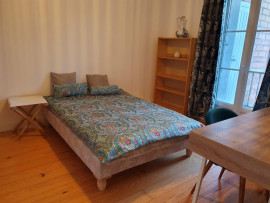 
                                                                                        Colocation
                                                                                         Colocation - maison de ville avec cour privative