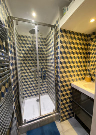 
                                                                                        Colocation
                                                                                         Colocation paisible et ensoleillée