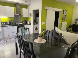 
                                                                                        Colocation
                                                                                         Colocation T3 66m2 + terrasse 20m2 + spa l’été