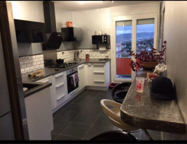 
                                                                                        Colocation
                                                                                         Colocations T3/4 – 94 m² avec balcon, vue collines