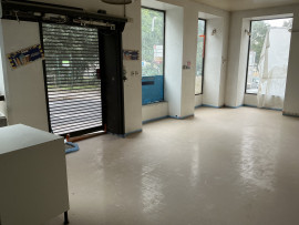 
                                                                                        Location
                                                                                         Commerce 74.24m² à Saint-Étienne