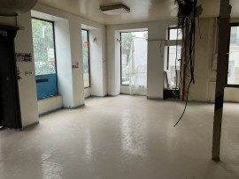 
                                                                                        Location
                                                                                         Commerce 74.24m² à Saint-Étienne