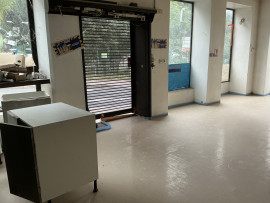 
                                                                                        Location
                                                                                         Commerce 74.24m² à Saint-Étienne