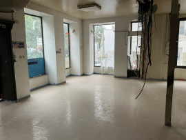 
                                                                                        Location
                                                                                         Commerce 74.24m² à Saint-Étienne