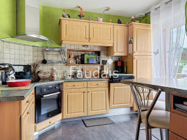 
                                                                                        Vente
                                                                                         CONDE SUR VIRE maison avec hangar 
