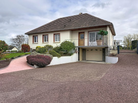 
                                                                                        Vente
                                                                                         CONDE SUR VIRE maison avec hangar 