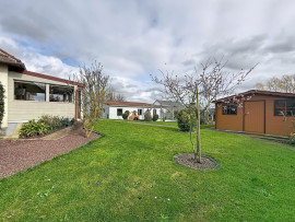 
                                                                                        Vente
                                                                                         CONDE SUR VIRE maison avec hangar 