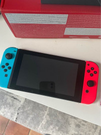 
                                                                                        Console, jeu vidéo
                                                                                         Console Nintendo Switch plus 2 jeux