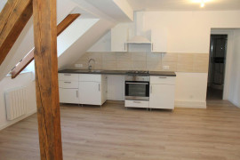 
                                                                                        Location
                                                                                         Contades, Beau 3p lumineux, rénové et équipé