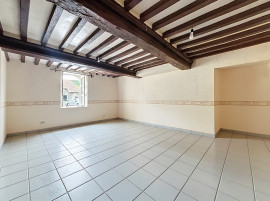
                                                                                        Vente
                                                                                         CORPS DE FERME AVEC DEUX LOGEMENTS A BAUDRE