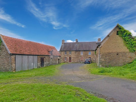 
                                                                                        Vente
                                                                                         CORPS DE FERME AVEC DEUX LOGEMENTS A BAUDRE