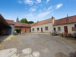 Vente
Corps de ferme boxes chevaux et jardin
