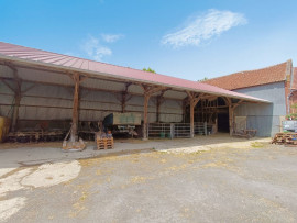 Vente
Corps de ferme boxes chevaux et jardin