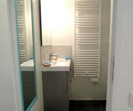 
                                                                                        Location
                                                                                         Coté Cour