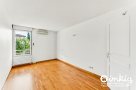 
                                                                                        Vente
                                                                                         Côte Pavée - T5 - 4ch -2 terrasses-2 gar. boxés