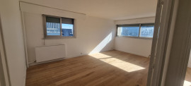 
                                                                                        Location
                                                                                         Courbevoie – 3 pièces meublé 79 m² – 17e étage – Vue Tour Eiffel & Paris