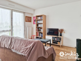 
                                                                                        Vente
                                                                                         Créteil 2 pièces dernier étage balcon parking