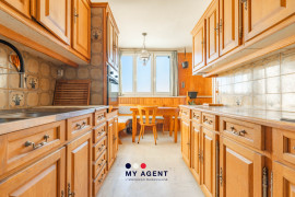 
                                                                                        Vente
                                                                                         Croix de Chavaux à 2 min – 93 m² lumineux