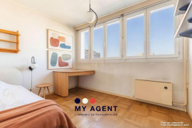 
                                                                                        Vente
                                                                                         Croix de Chavaux à 2 min – 93 m² lumineux