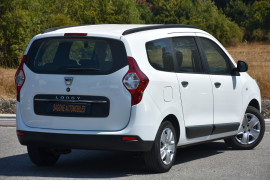
                                                                                        Voiture
                                                                                         Dacia Lodgy 1.3 TCE 130ch Essentiel 7 places- 31 545 km