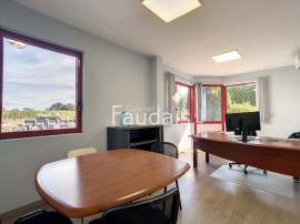 
                                                                                        Vente
                                                                                         DANGY, Local professionnel