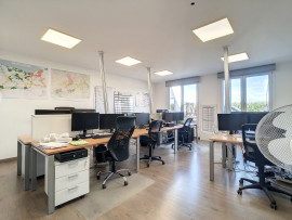 
                                                                                        Vente
                                                                                         DANGY, Local professionnel