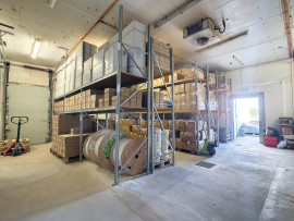 
                                                                                        Vente
                                                                                         DANGY, Local professionnel