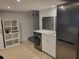 
                                                                                        Location
                                                                                         Dans Maison : Appart T2 refait à neuf !