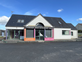 
                                                                                        Vente
                                                                                         Dans un petit village de BOURGVALLEES