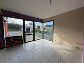 
                                                                                        Vente
                                                                                         Dans un petit village de BOURGVALLEES