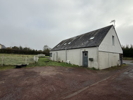 
                                                                                        Vente
                                                                                         Dans un petit village de BOURGVALLEES