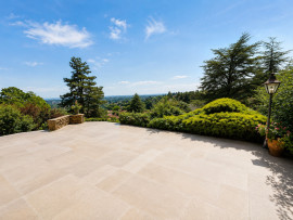 
                                                                                        Vente
                                                                                         DARDILLY LE HAUT – PROPRIÉTÉ DE CARACTÈRE AVEC VUE PANORAMIQUE SUR LYON