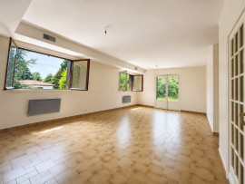 
                                                                                        Vente
                                                                                         DARDILLY LE HAUT – PROPRIÉTÉ DE CARACTÈRE AVEC VUE PANORAMIQUE SUR LYON