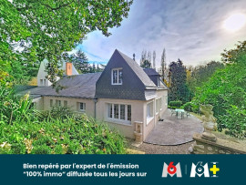 
                                                                                        Vente
                                                                                         Demeure - 245m2 - Garage- Caves- Dépendance