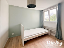 
                                                                                        Vente
                                                                                         Dernier étage – 4 chambres – Résidence familiale