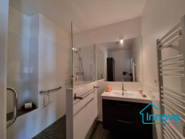 
                                                                                        Vente
                                                                                         Dernier étage, appartement 109 m² 3/4 chbres centre ville