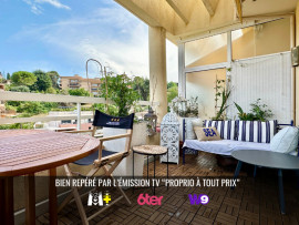 Vente
Dernier étage avec terrasse et aperçu mer