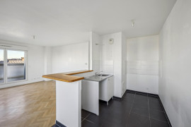 Vente
Dernier étage familial 4 pièces avec terrasse !
