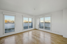 Vente
Dernier étage familial 4 pièces avec terrasse !
