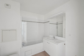 Vente
Dernier étage familial 4 pièces avec terrasse !