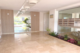 
                                                                                        Vente
                                                                                         Dernier étage sud grande terrasse vue mer.