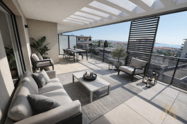 
                                                                                        Vente
                                                                                         Dernier étage vue mer ANTIBES JUAN LES PINS